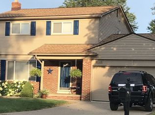 42819 Saxony Rd, Canton, MI 48187