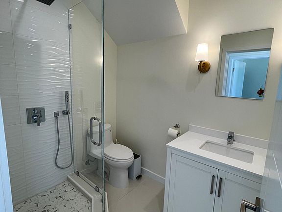 5th image of 4419 Willens Ave