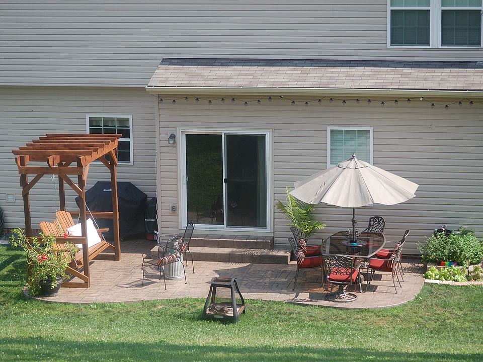 2nd image of 100 Woodhaven Dr