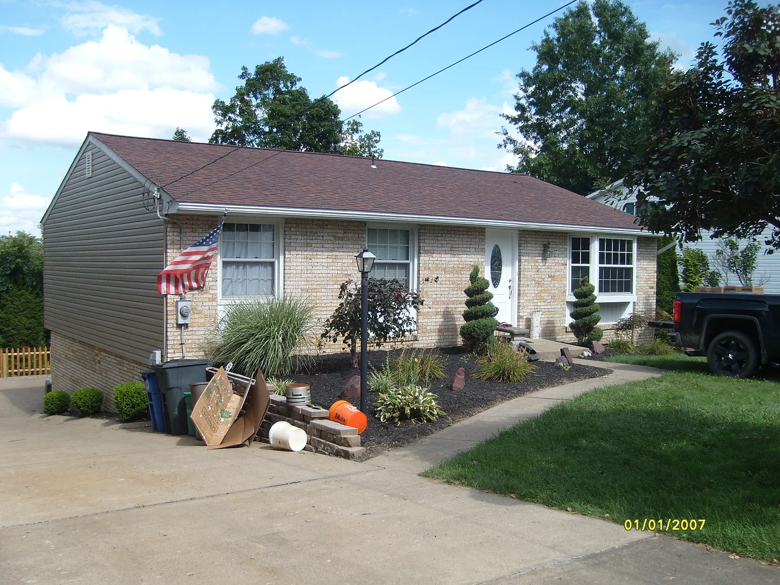 215 Blue Jay Dr photo 1