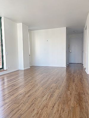 3rd image of 295 Greenwich St APT 11-J