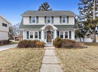 2403 S 109th St, West Allis, WI 53227