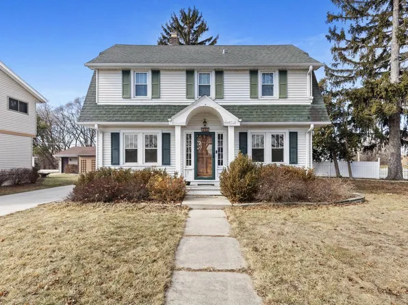 2403 South 109th STREET, West Allis, WI 53227