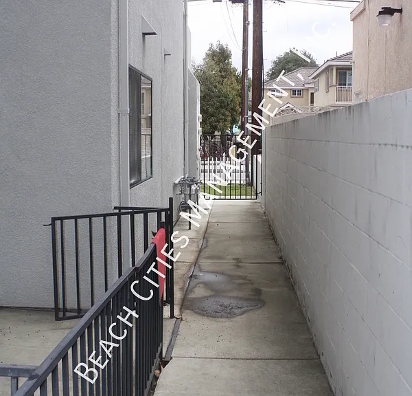 20703 Roseton Ave #1 — Photo 40