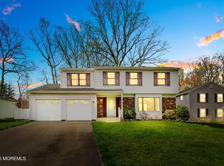 7 Hazelwood Ct, Howell, NJ