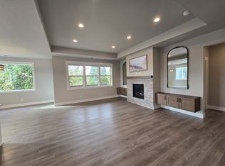 1202 W Avocet Pl, La Center, WA 98629