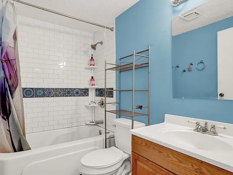 7915 Broadview Dr — Photo 17