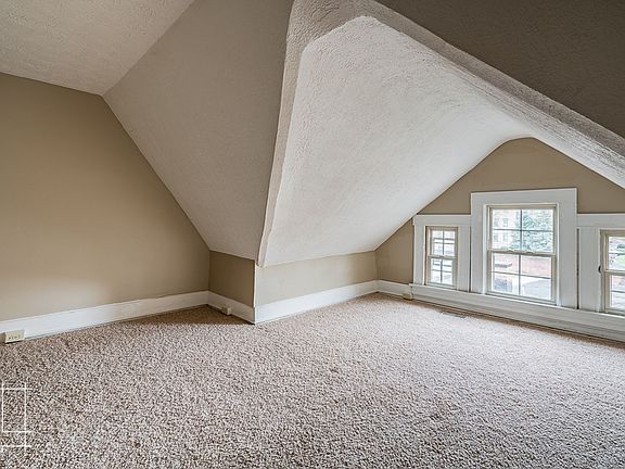 3rd image of 1489 E Broad St #11.5