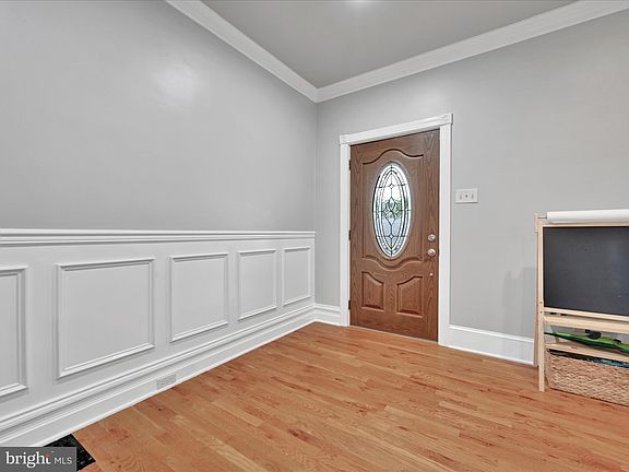 3rd image of 421 Strasburg Ave