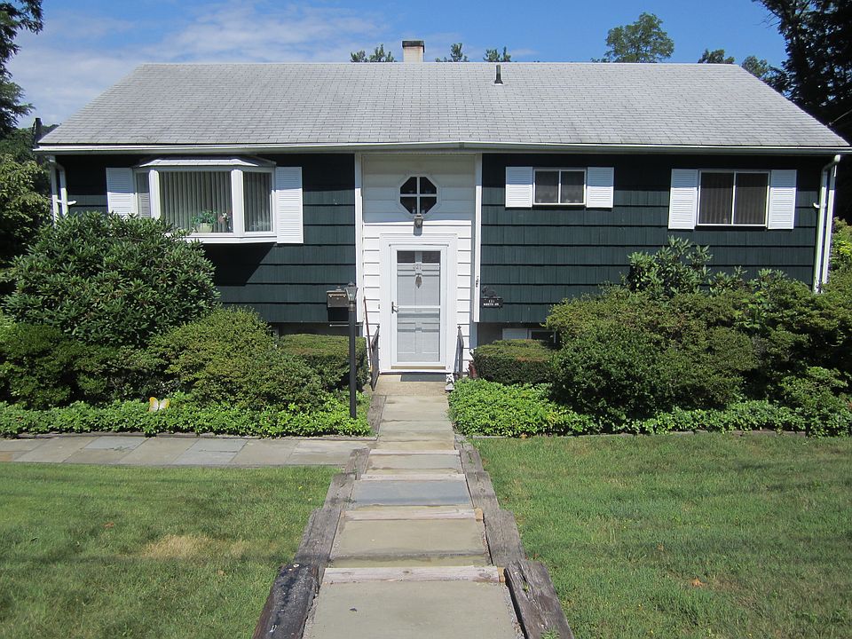 1st image of 521 Marietta Ave