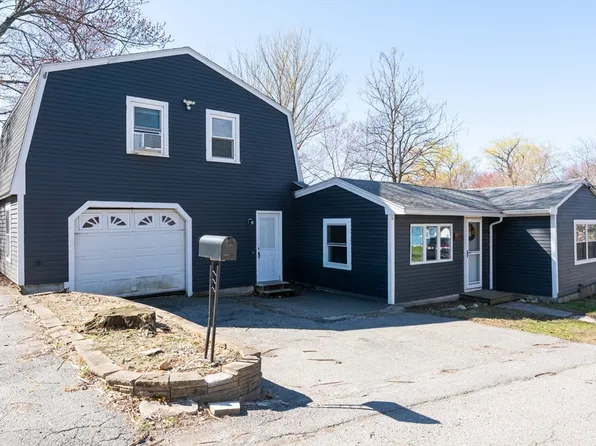 16 Meadowbank Rd, Billerica, MA 01821