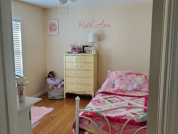 5th image of 16596 River St