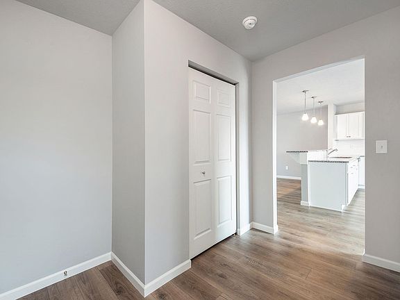 3rd image of 301 Shamrock Dr