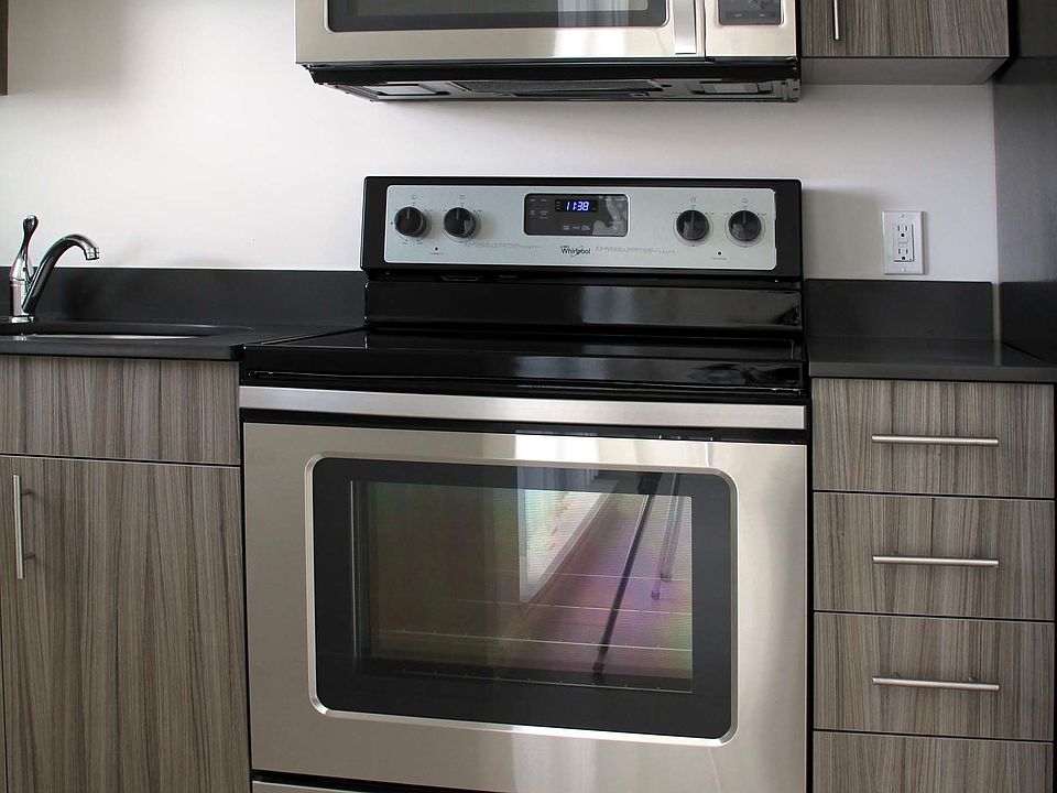 1st image of 910 West Ave APT 1106