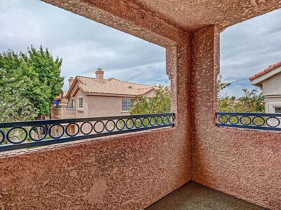 2nd image of 5201 S Torrey Pines Dr Unit 1257