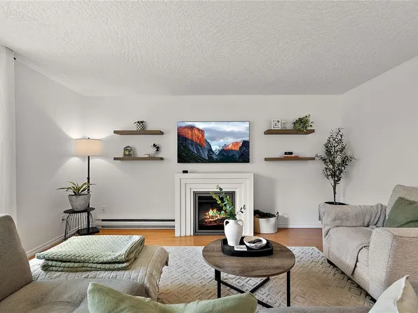 2871 Peatt Rd #8, Langford, BC V9B 3V7