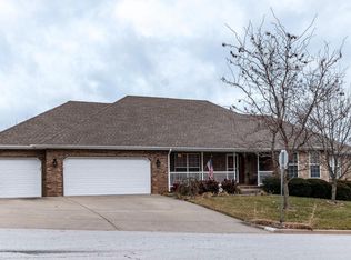 2802 N Skyview Ln, Ozark, MO 65721