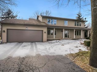 110 Griffin Pl SW, Poplar Grove, IL 61065