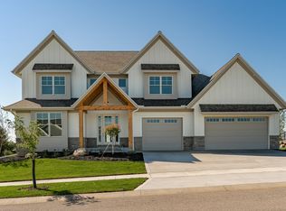 2674 Scenic Point Dr SW, Rochester, MN 55902