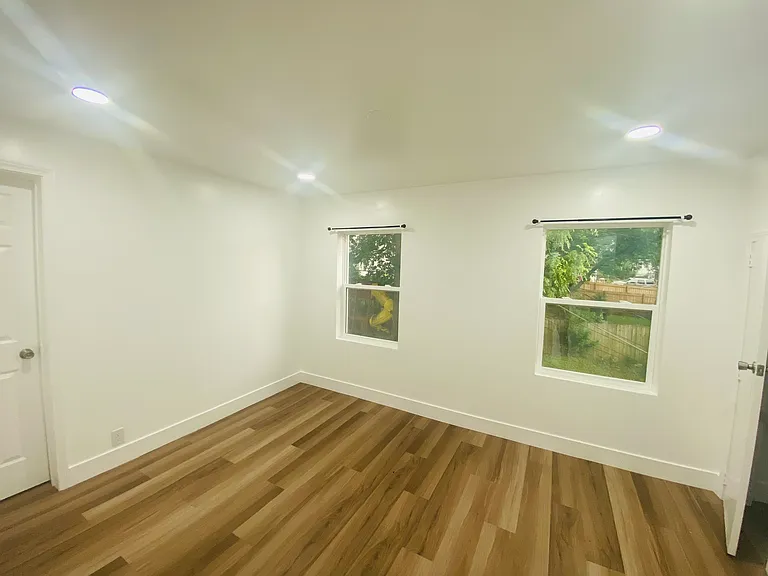 1511 Tauromee Ave — Photo 12