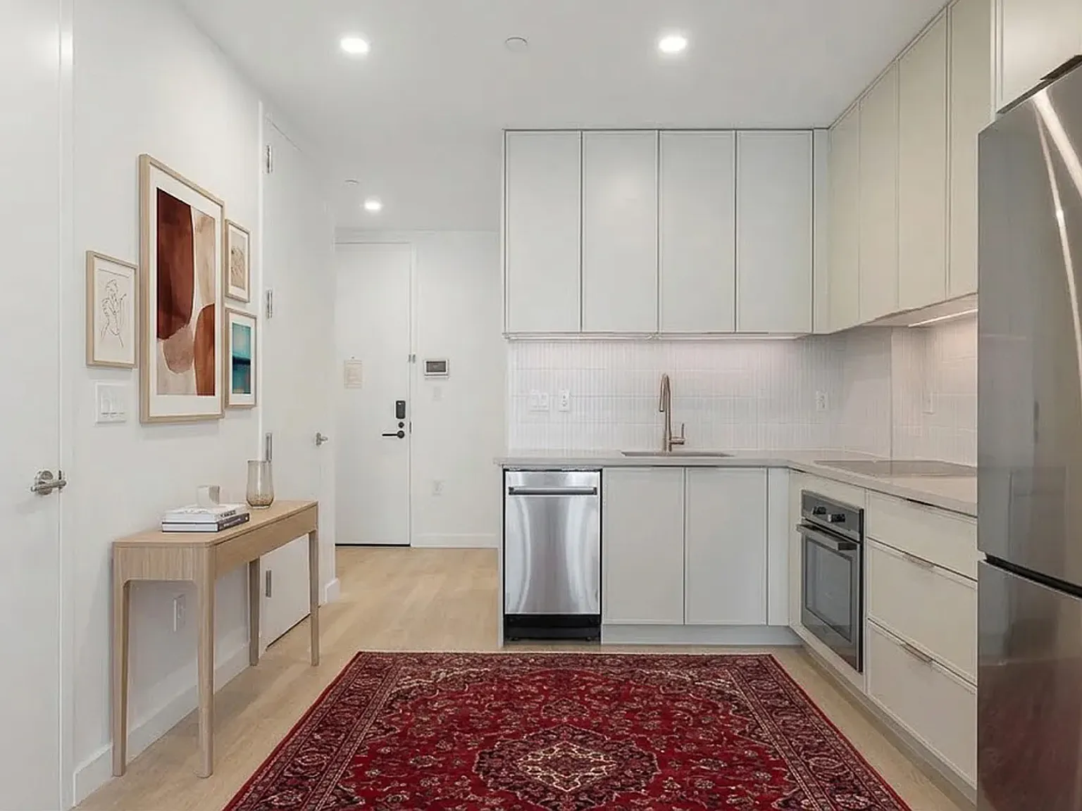 527 Grand Avenue — Photo 2
