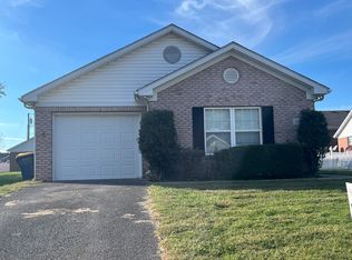 389 Catalpa Cir, Bowling Green, KY 42104