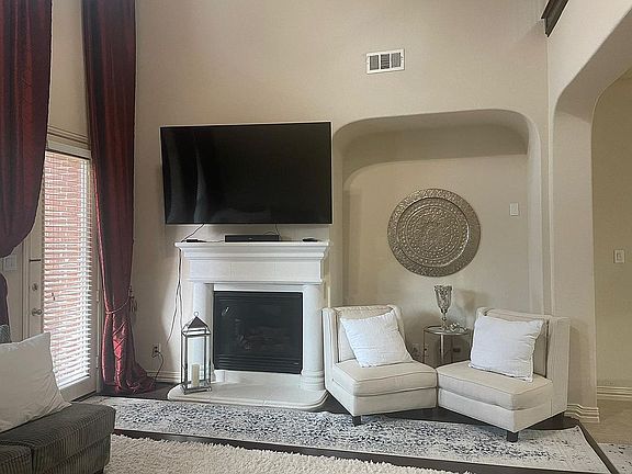 5th image of 8605 Lindenwood Ln