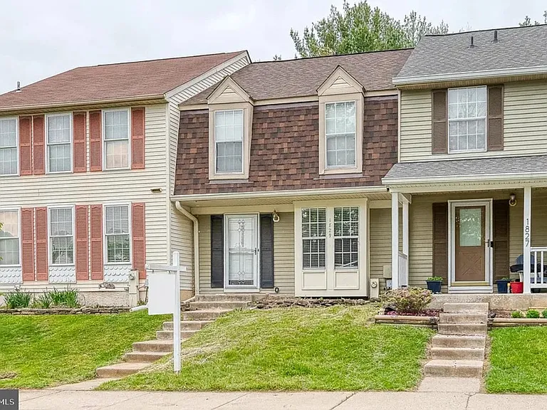 1829 Queen Anne Sq #BEL — Photo 1