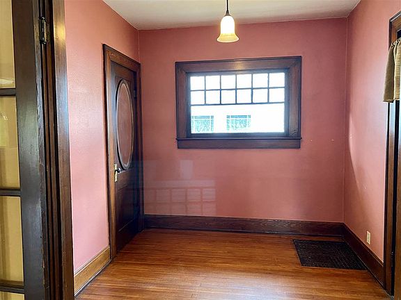 3rd image of 2151 Crawford St