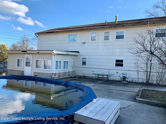 3rd image of 851 Edgegrove Ave