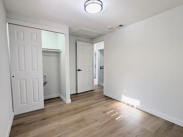 4310 N Steele St — Photo 11