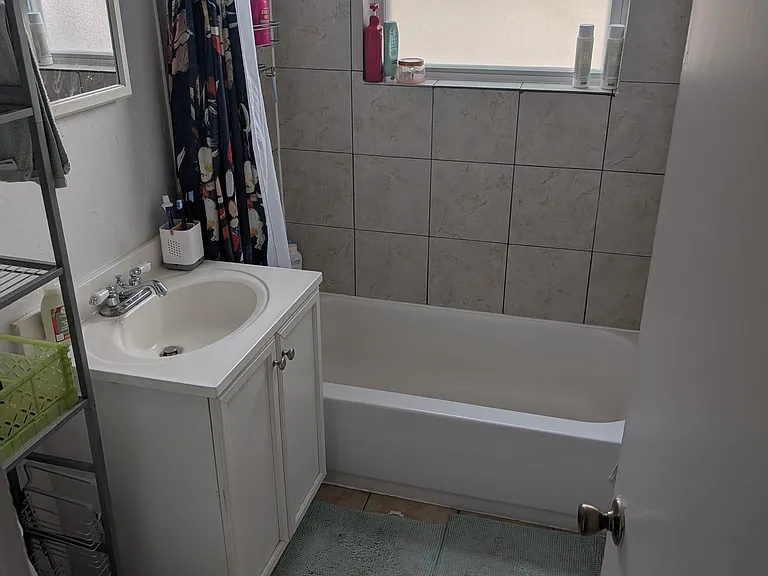 2110 King St — Photo 9