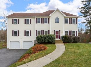17 Holt St, Shrewsbury, MA 01545