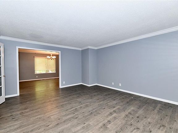 4th image of 5474 Vin Rose Ln