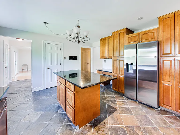 1526 Carrol Ct — Photo 8