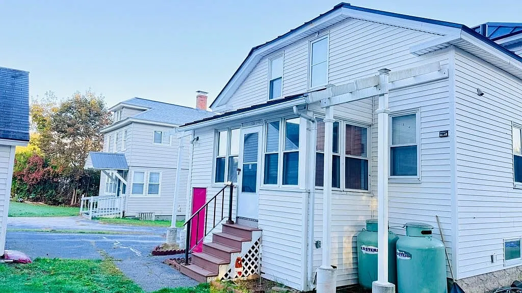 4 bed, 2.0 bath, 1512 sqft, $2,800 — Photo 4