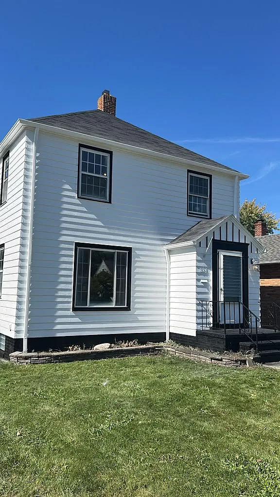 3 bed, 1174 sqft, $2,000 — Photo 1