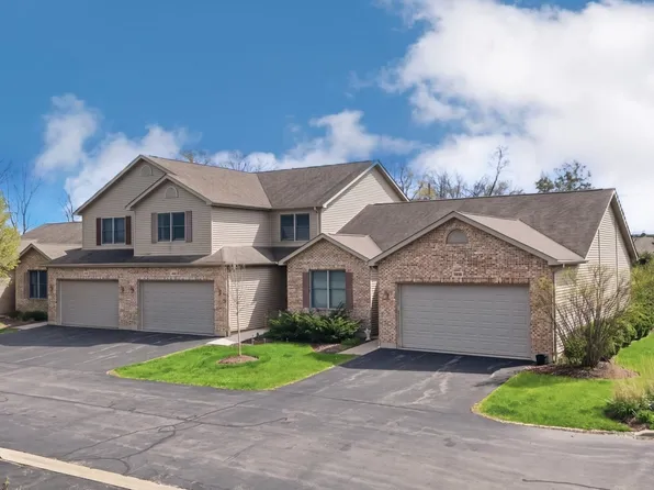 1462 Ridge Dr, Sycamore, IL 60178