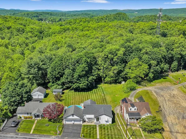 640 Minersville Llewellyn Hwy, Pottsville, PA 17901