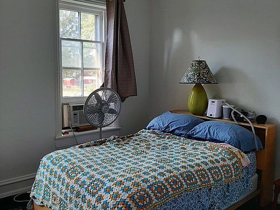 4th image of 119 S Carlisle St APT B