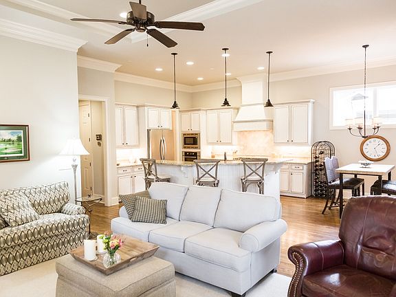 4th image of 1562 Westhaven Blvd