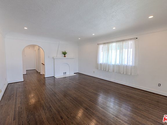 5th image of 1067 S Sycamore Ave
