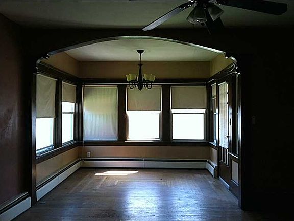 5th image of 55 Gough Ave