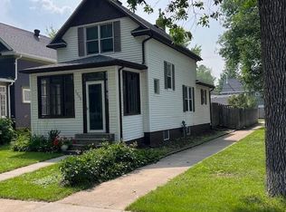 1002 Walnut St, Grand Forks, ND 58201