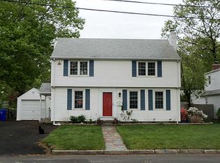 81 Arland Dr, Pawtucket, RI 02861