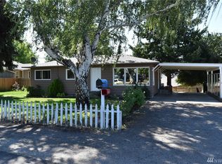 1774 Gary St NE, East Wenatchee, WA 98802