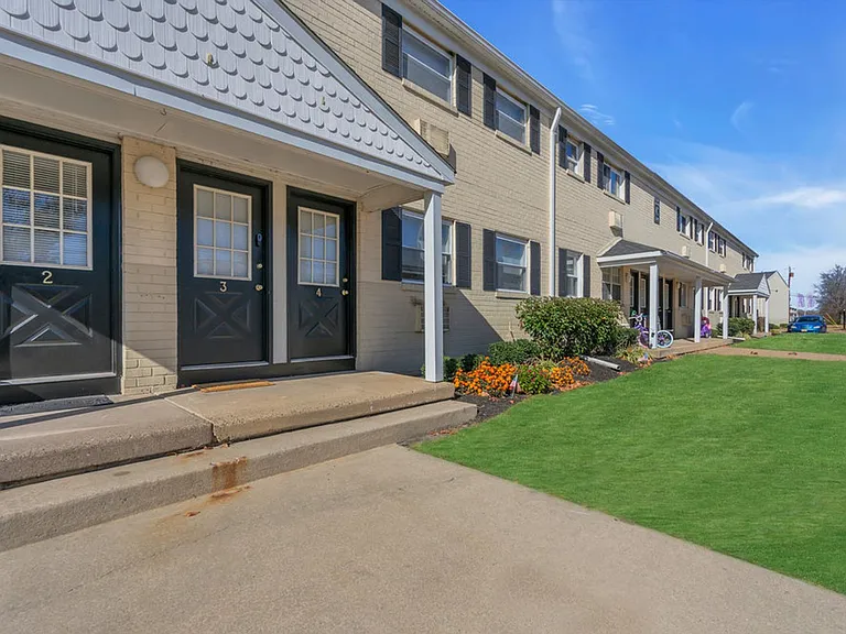 Laurelton Village Apartments — Photo 23