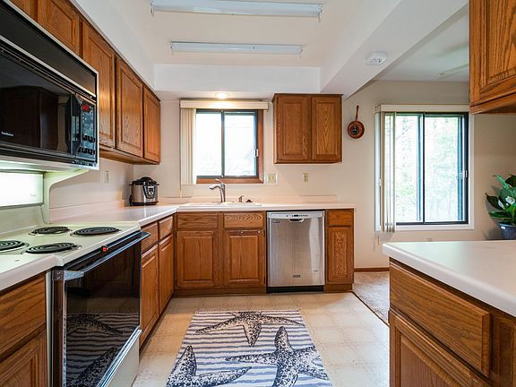 2nd image of 719 S Lake Shore Dr Unit 9E