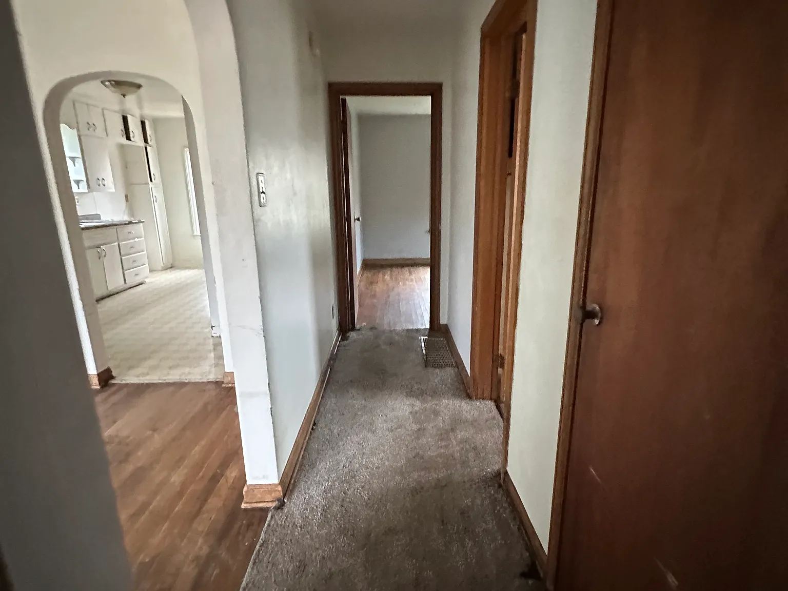 3 bed, 2219 sqft, $1,300 — Photo 3