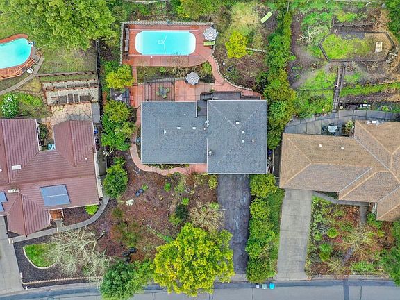2nd image of 5567 Yerba Buena Road